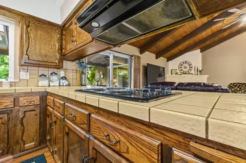 Kitchen - 2441 E Princeton Ave, Visalia, CA 93292 photo 5 of 7