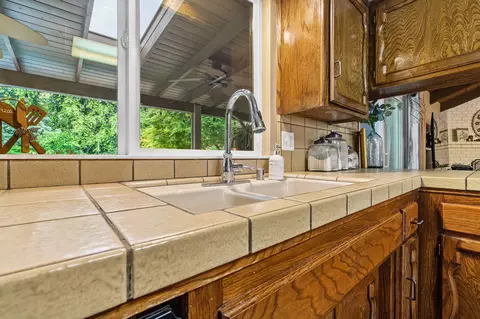 Kitchen - 2441 E Princeton Ave, Visalia, CA 93292 photo 6 of 7