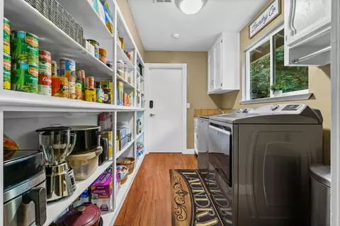 Kitchen - 2441 E Princeton Ave, Visalia, CA 93292 photo 7 of 7