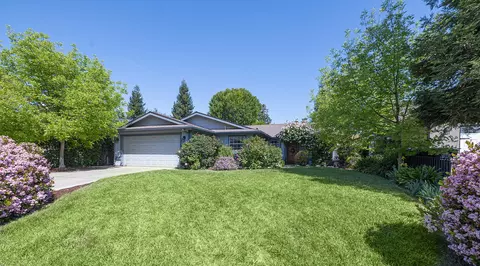 5932 W Howard Ct, Visalia, CA 93277