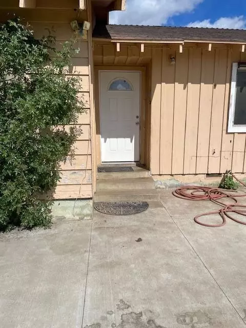 Exterior - 19774 Road 256, Strathmore, CA 93267 photo 5 of 8
