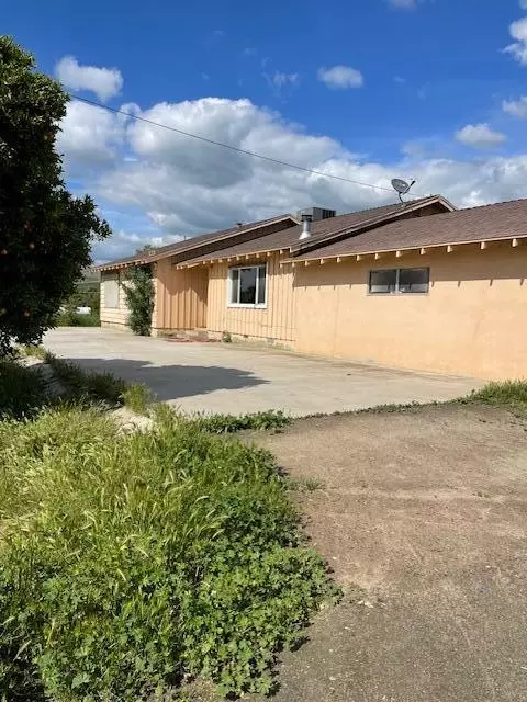 Exterior - 19774 Road 256, Strathmore, CA 93267 photo 4 of 8