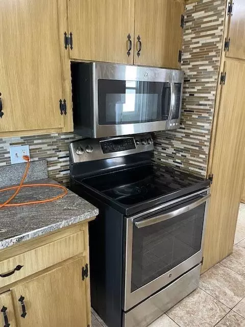 Kitchen - 19774 Road 256, Strathmore, CA 93267 photo 1 of 4