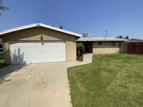 4212 W School Ave, Visalia, CA 93291