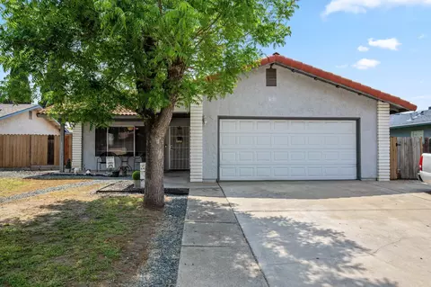 1641 W Westfield Ave, Porterville, CA 93257
