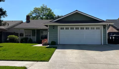 939 N Atwood Ct, Visalia, CA 93291