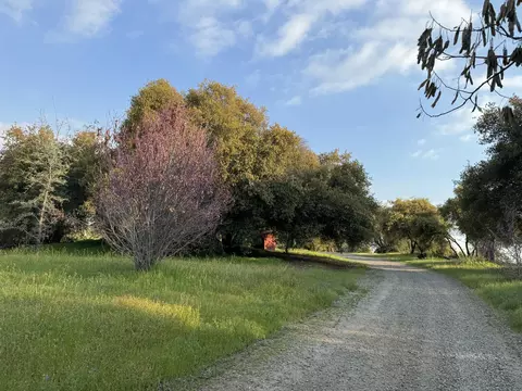 Exterior - 51870 Eshom Valley Dr, Badger, CA 93603 photo 11 of 66