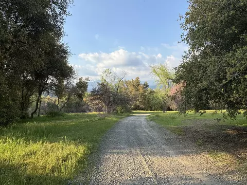 Exterior - 51870 Eshom Valley Dr, Badger, CA 93603 photo 40 of 66