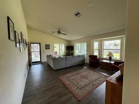 Living - 51870 Eshom Valley Dr, Badger, CA 93603 photo 2 of 6