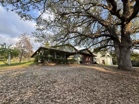 Exterior - 51870 Eshom Valley Dr, Badger, CA 93603 photo 15 of 66