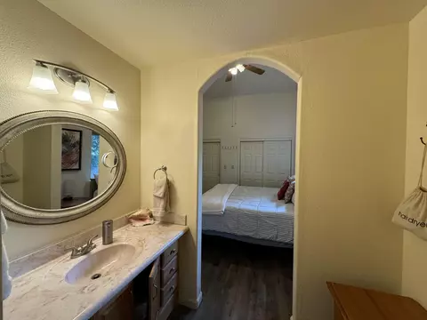 Bedroom - 51870 Eshom Valley Dr, Badger, CA 93603 photo 5 of 8
