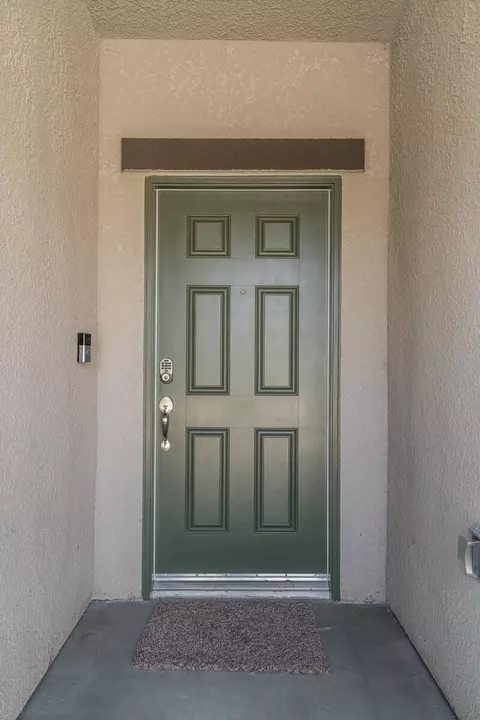 1108 E Kern St, Avenal, CA 93204 photo 2