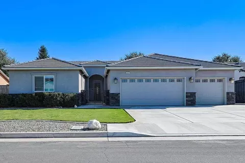 2937 E Beech Ct, Visalia, CA 93292 photo 3