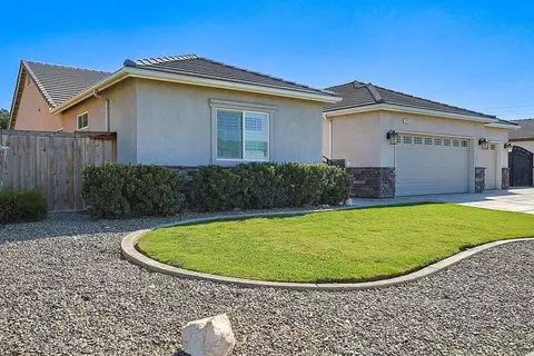 2937 E Beech Ct, Visalia, CA 93292 photo 5