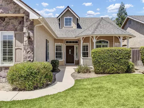 5128 W Wren Ct, Visalia, CA 93291