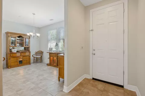 Entry Way - 3020 Rudder Ave, Tulare, CA 93274 photo 1 of 5