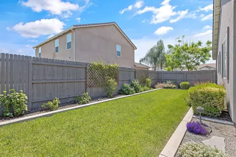 Exterior - 3020 Rudder Ave, Tulare, CA 93274 photo 7 of 9