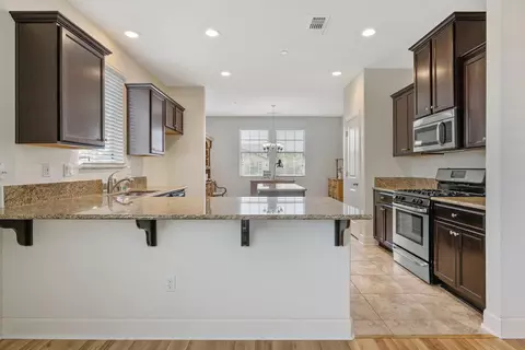 Kitchen - 3020 Rudder Ave, Tulare, CA 93274 photo 4 of 5