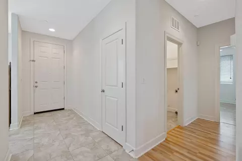 Entry Way - 3020 Rudder Ave, Tulare, CA 93274 photo 2 of 5