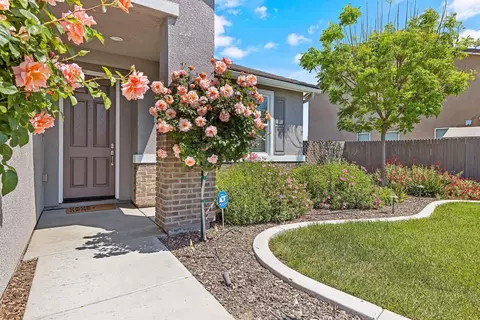 Exterior - 3020 Rudder Ave, Tulare, CA 93274 photo 4 of 9