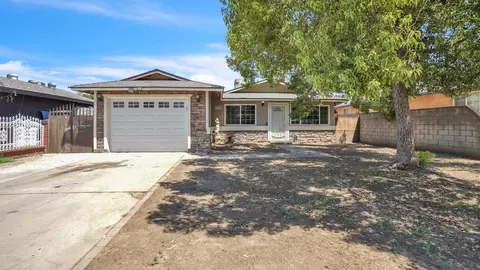 184 N Brundage Ave, Farmersville, CA 93223