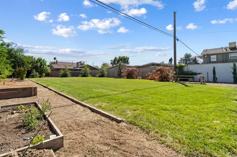 Exterior - 809 E Cross Ave, Tulare, CA 93274 photo 15 of 23