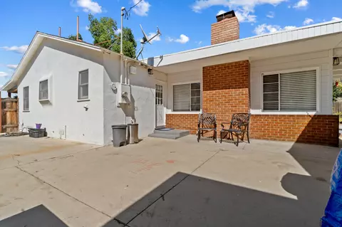 Exterior - 809 E Cross Ave, Tulare, CA 93274 photo 17 of 23