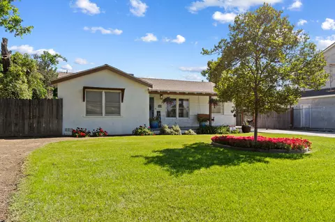 Exterior - 809 E Cross Ave, Tulare, CA 93274 photo 2 of 23