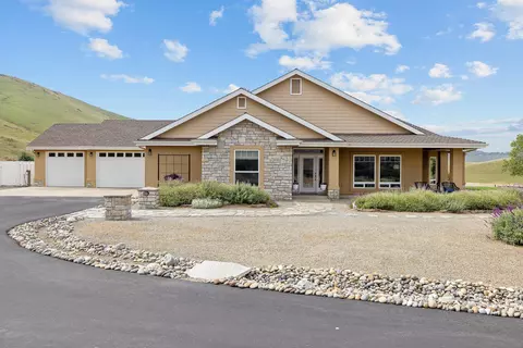 30070 Sierra Sunrise Dr, Exeter, CA 93221