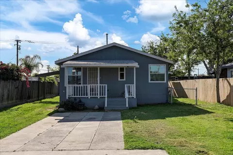 1866 Hardcastle Ave, Hanford, CA 93230