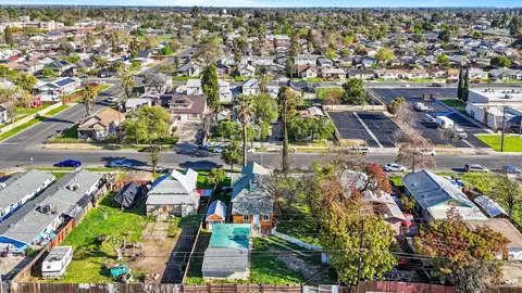 317 E Ivy St, Hanford, CA 93230 photo 24