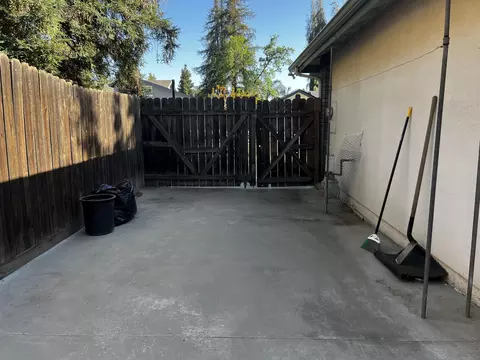 Exterior - 3142 E Grove Ave, Visalia, CA 93292 photo 10 of 17