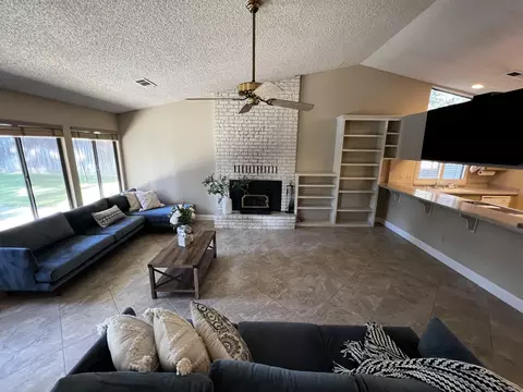 Living - 3142 E Grove Ave, Visalia, CA 93292 photo 3 of 4
