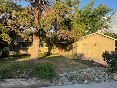 1272 N Beverly St, Porterville, CA 93257