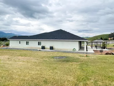 30885 Angus Loop Dr, Springville, CA 93265 photo 17