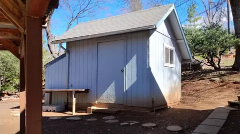 Exterior - 1284 Bourbon, Springville, CA 93265 photo 11 of 19