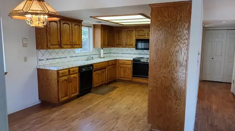 Kitchen - 1284 Bourbon, Springville, CA 93265 photo 1 of 4