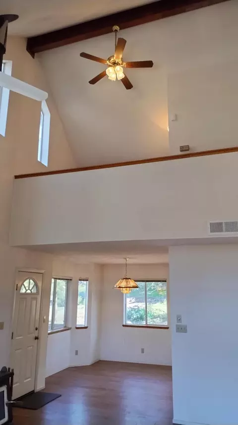 Living - 1284 Bourbon, Springville, CA 93265 photo 8 of 10