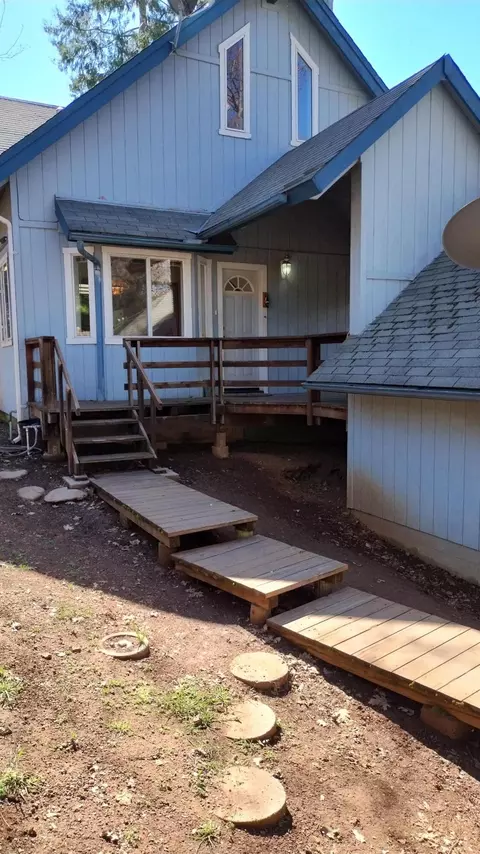 Exterior - 1284 Bourbon, Springville, CA 93265 photo 17 of 19