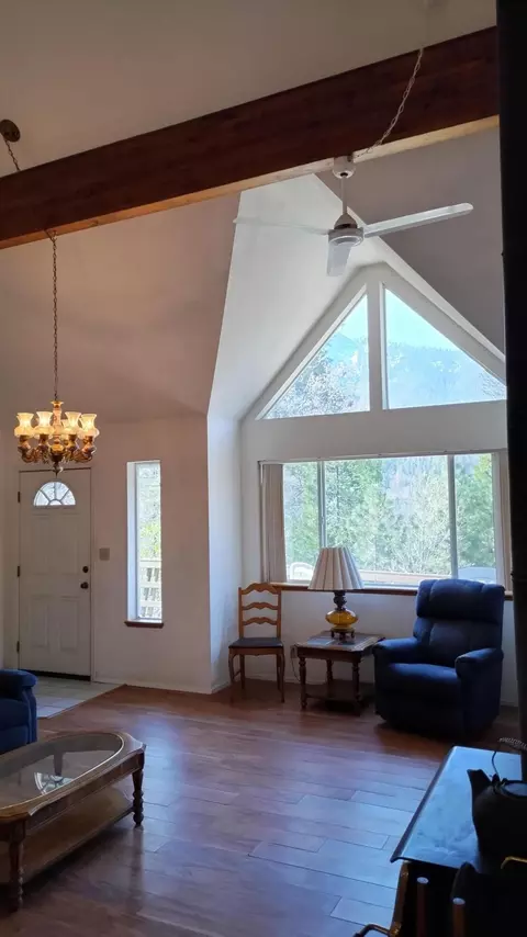 Living - 1284 Bourbon, Springville, CA 93265 photo 2 of 10