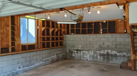 Kitchen - 1284 Bourbon, Springville, CA 93265 photo 4 of 4