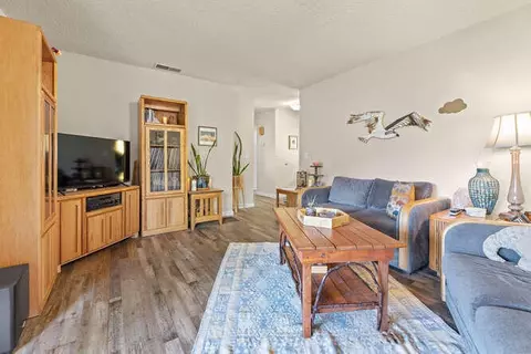 Living - 43831 Skyline Dr, Three Rivers, CA 93271 photo 2 of 4