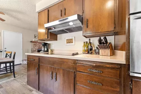 Kitchen - 43831 Skyline Dr, Three Rivers, CA 93271 photo 3 of 6