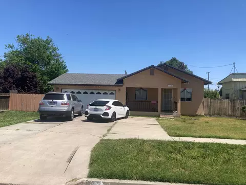 112 S B St, Tulare, CA 93274