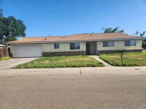 1986 E Ash Ave, Tulare, CA 93274