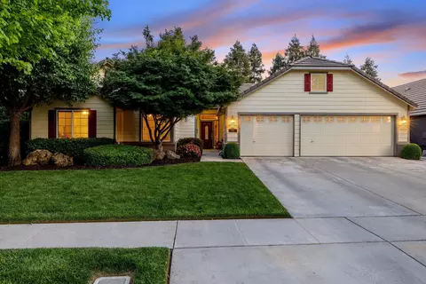 5523 W Wren Ave, Visalia, CA 93291