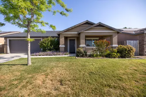 1702 Capistrano Ave, Tulare, CA 93274