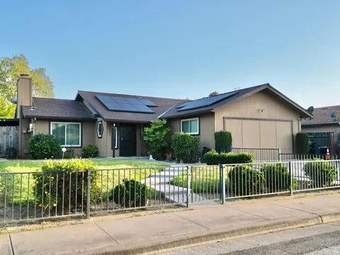 1681 W Sandra Ave, Porterville, CA 93257