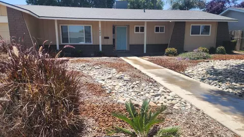 1645 W La Vida Ave, Visalia, CA 93292