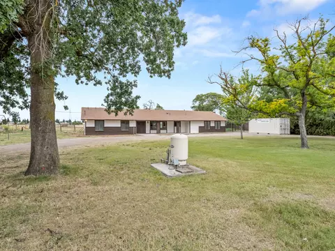 6241 N Locan Ave, Clovis, CA 93619 photo 3